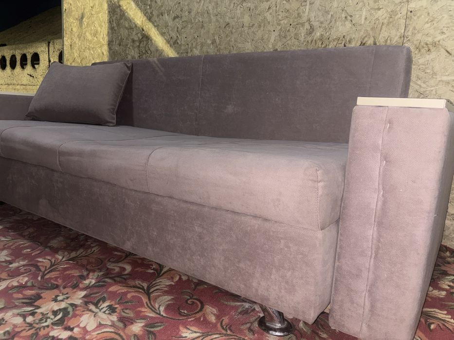 Диван,раздвижно почти новая