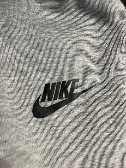 Оригинално долнище Nike tech