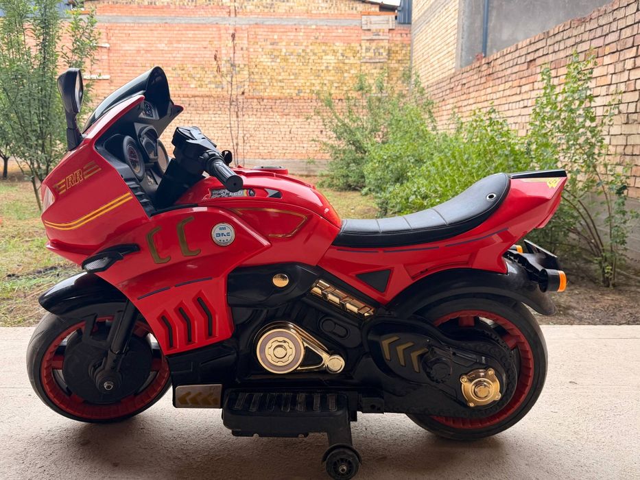 Детский мотоцикл Ducatti.