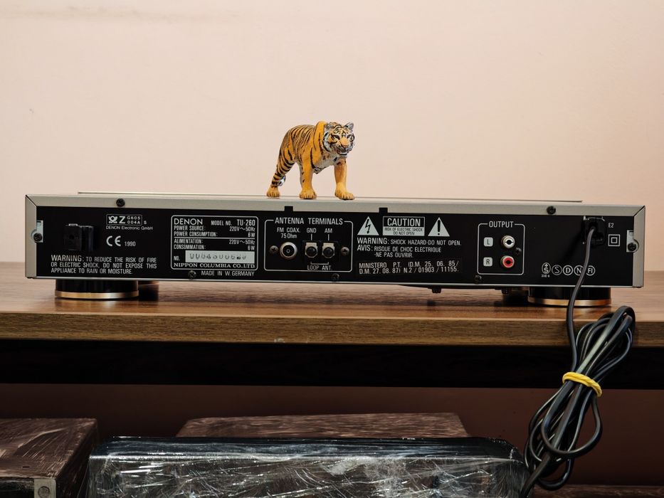 Denon TU-260. Tuner elegant. Recepție de vis. Ca nou. Preț fix !