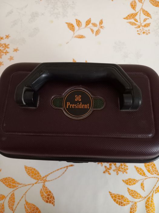 Кейс-сумка бар.Бордовый цвет.