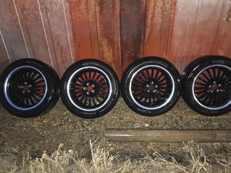 Продам диски с резиной.