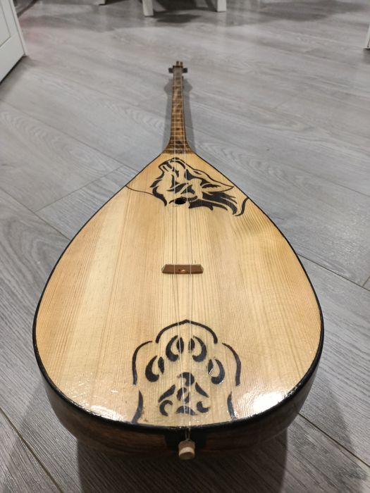 Домбыра сатылады