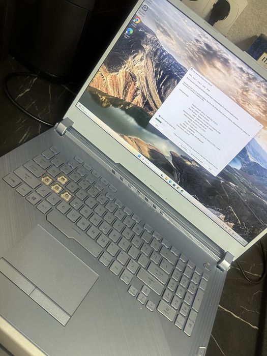 Laptop gaming Asus Strix i7-10760H 16gb ram GTX 1660 TI