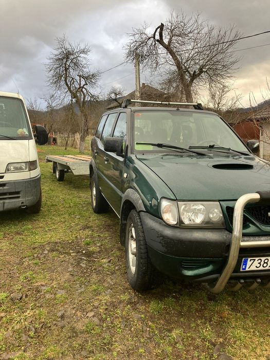 Vând Nissan terrano