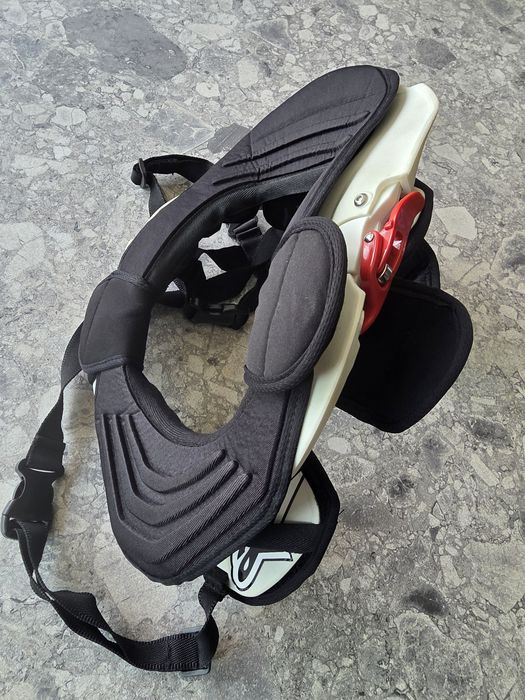 протектор за врат Leatt 6.5 Carbon