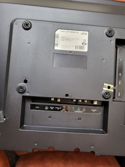 Тв артел 32 . Б/у. Без смарт