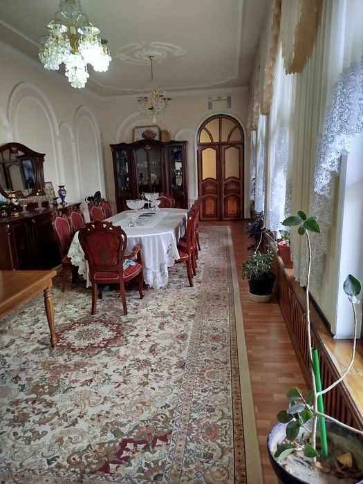 Юнусобод тумани Отчопар 1  махалласида уй сотилади