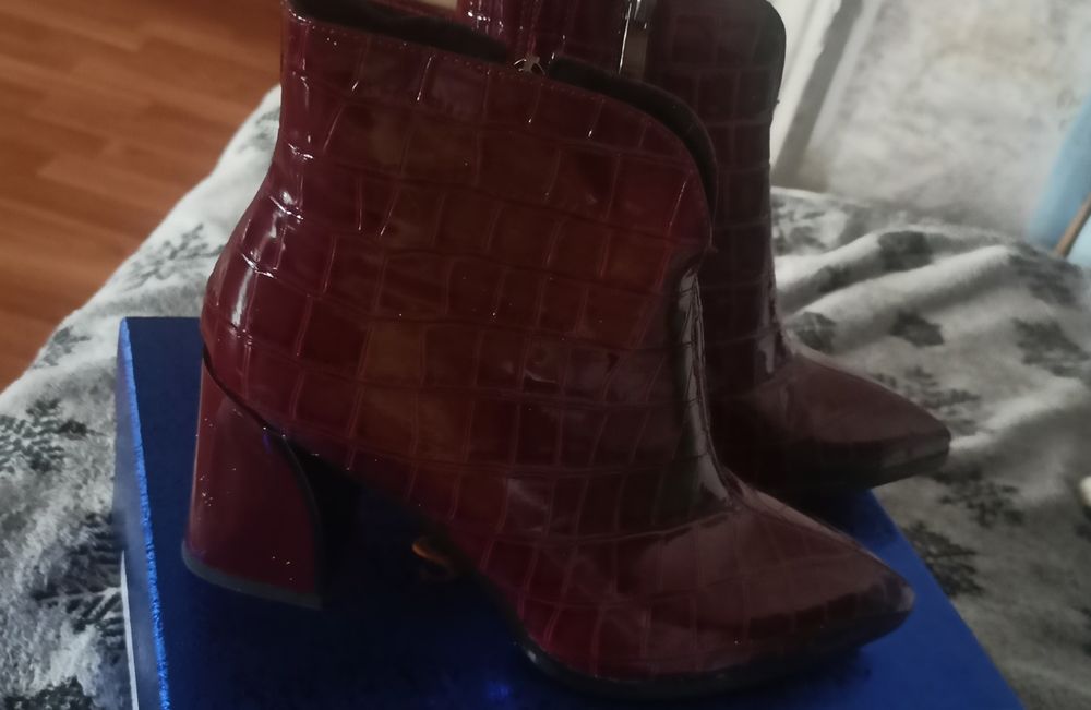 Продам осенние Сапожки