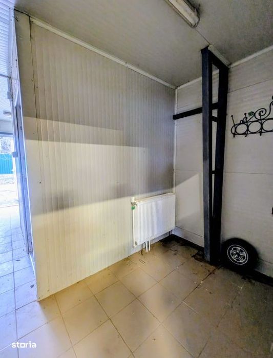 Hala de productie + casa de locuit, cu teren generos - in Hodis, comun
