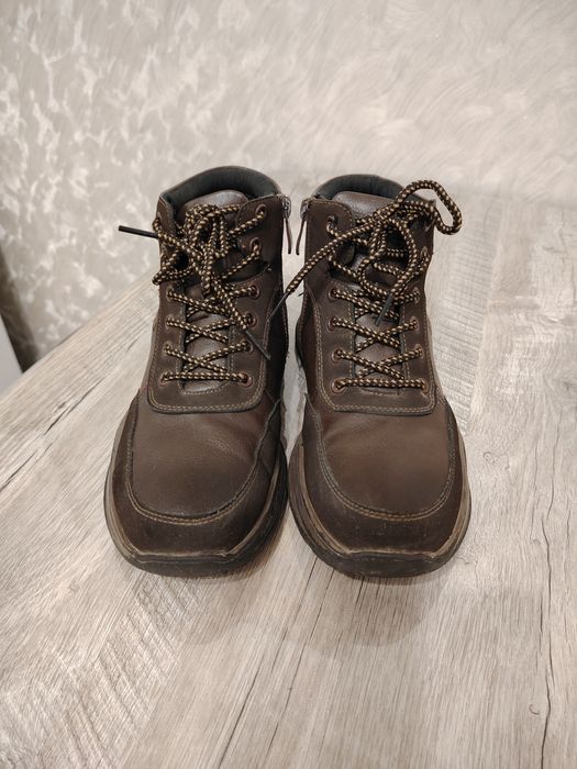 Продам ботинки для мальчика. (38 размер)