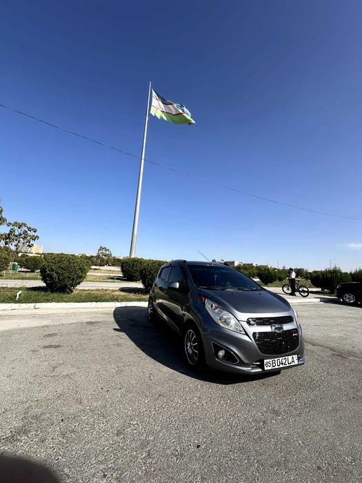 Автомобиль Chevrolet Spark