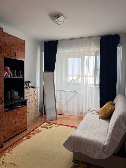 Închiriez apartament doua camere