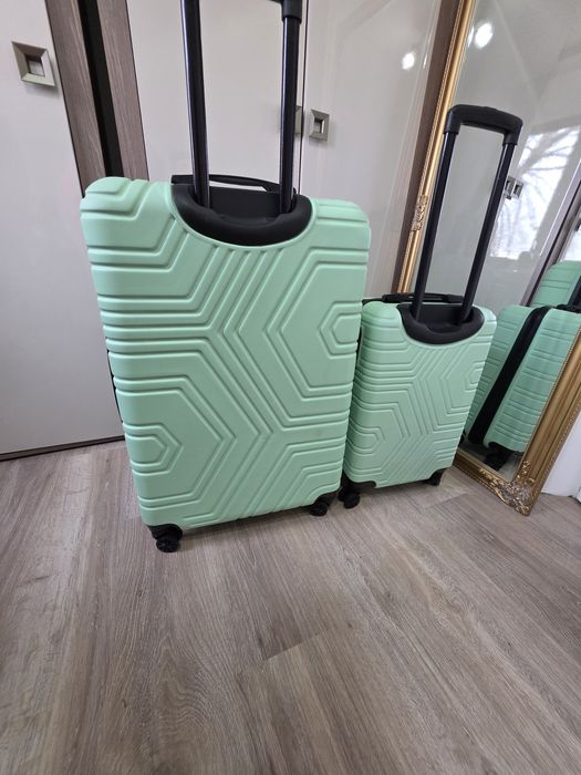 Troler mare de cala si unu mic de cabină