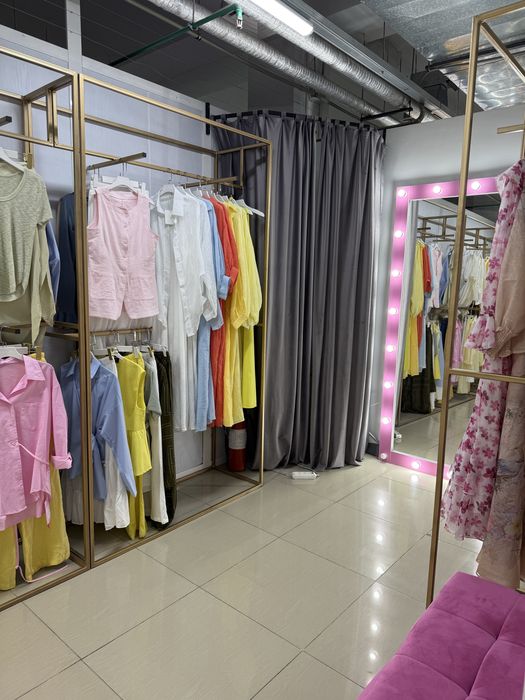 Бутик полный мебельмен.