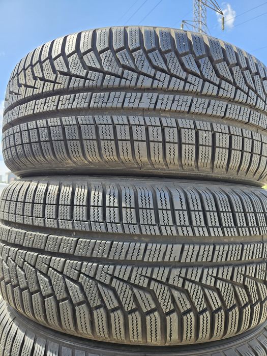 Vând 4 anvelope iarna 225/50/17 225/50r17 HANKOOK