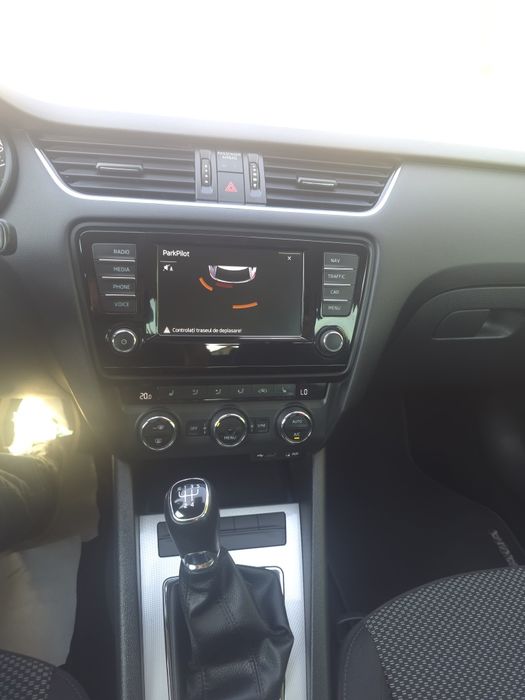 Škoda Octavia Combi 1.6 TDI 110 CP | 2016 | 190.300 km | Navi | Scaune încălzite | Garanție