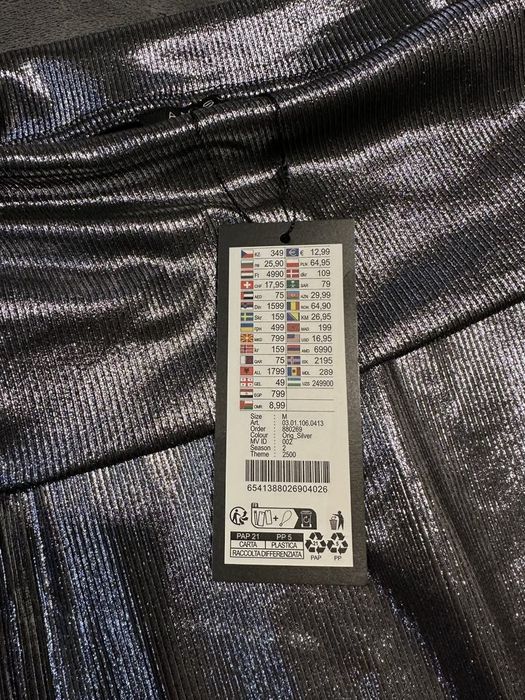 Блузка с паднали рамене