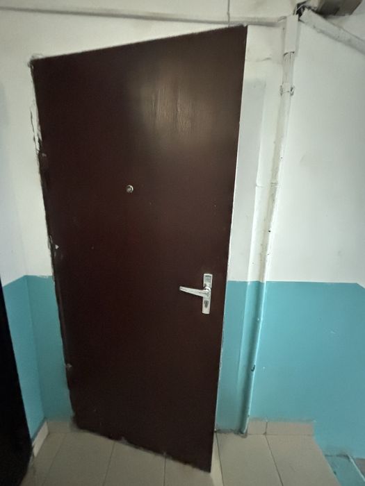 Продам дверь б/у