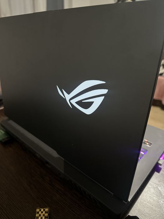 Vand schimb leptop gaming asus rog strik G15