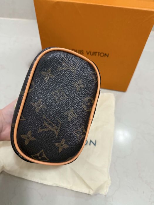 Дамска чанта / несесер Louis Vuitton