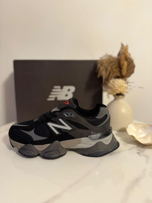 Adidasi New Balance 9060