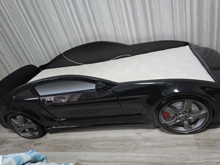 Кровать машинка с матрасом