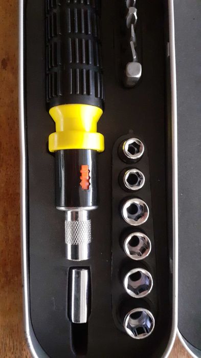 гедоре комплект инструменти в метална кутия, чисто нови качествени