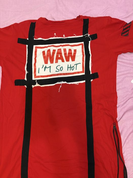 Червена     рокля