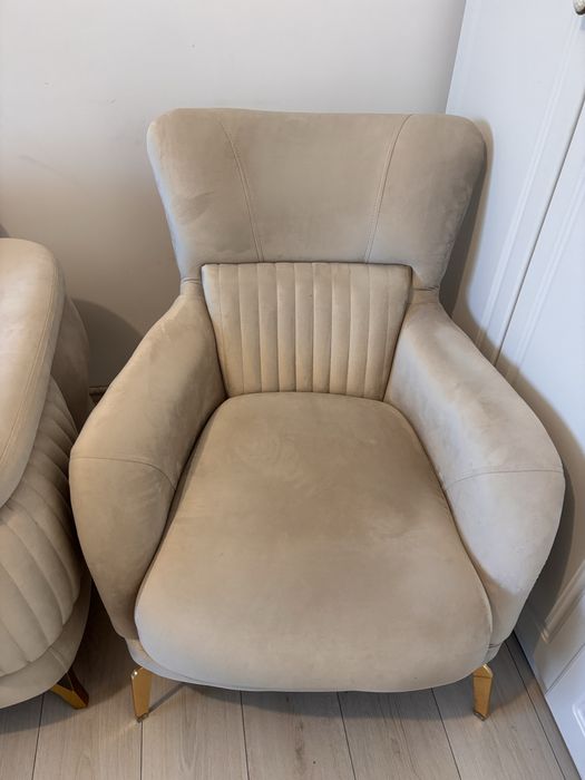 Canapea extensibila cu 2 locuri si fotoliu