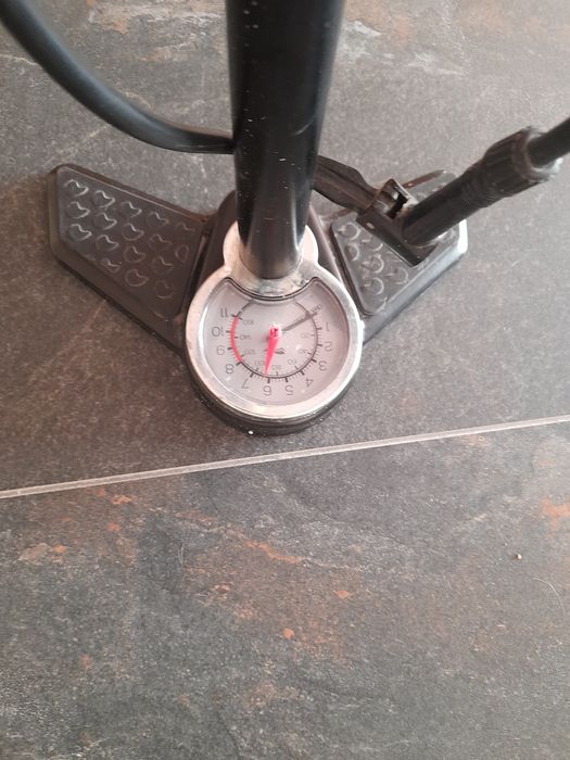 Pompa auto moto manuala cu manometru