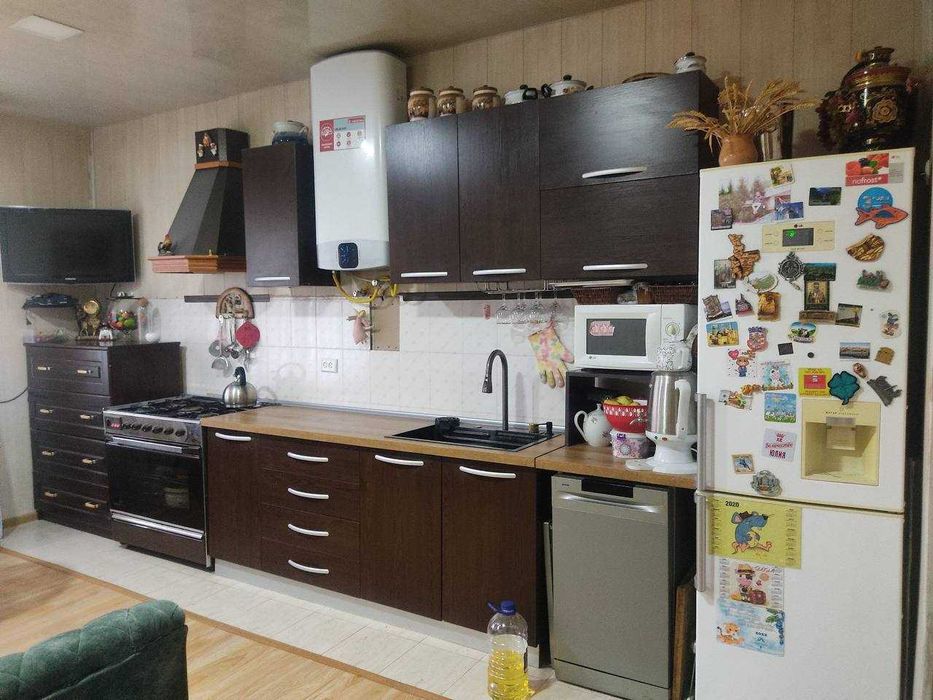 Продаётся дом 3-уровня. 6 соток, Кибрай, Набережная, Бустон.