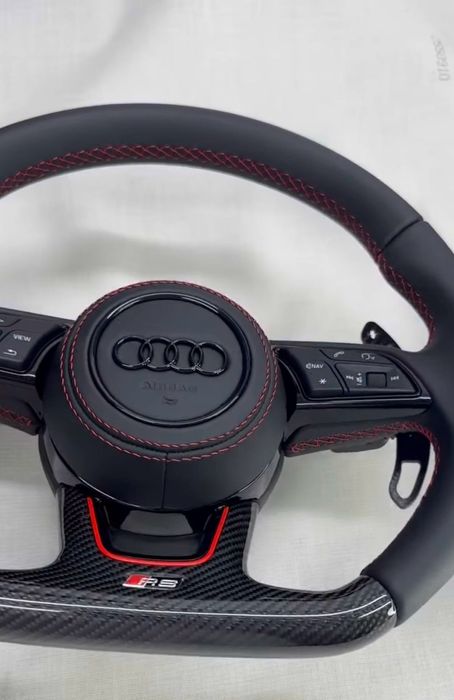 Ауди RS волан оригинал, карбон, изцяло ръчна изработка