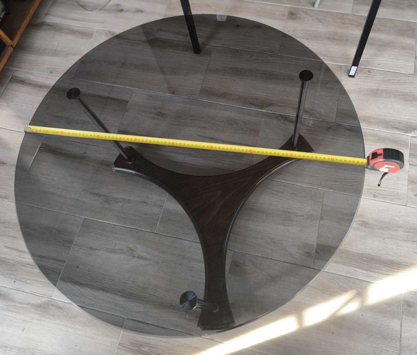 Masa rotundă de sticlă pe rotile + 3 măsuțe detașabile