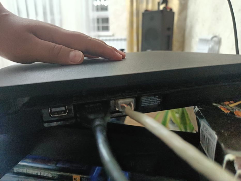Ps 4slim 1TB отличное состояние