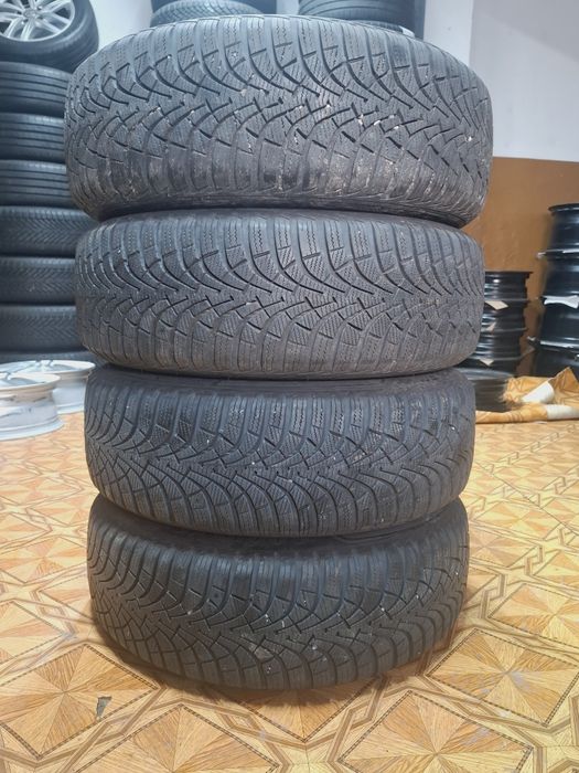 Set 4 anvelope iarna 205 60 16 goodyear dot 3820