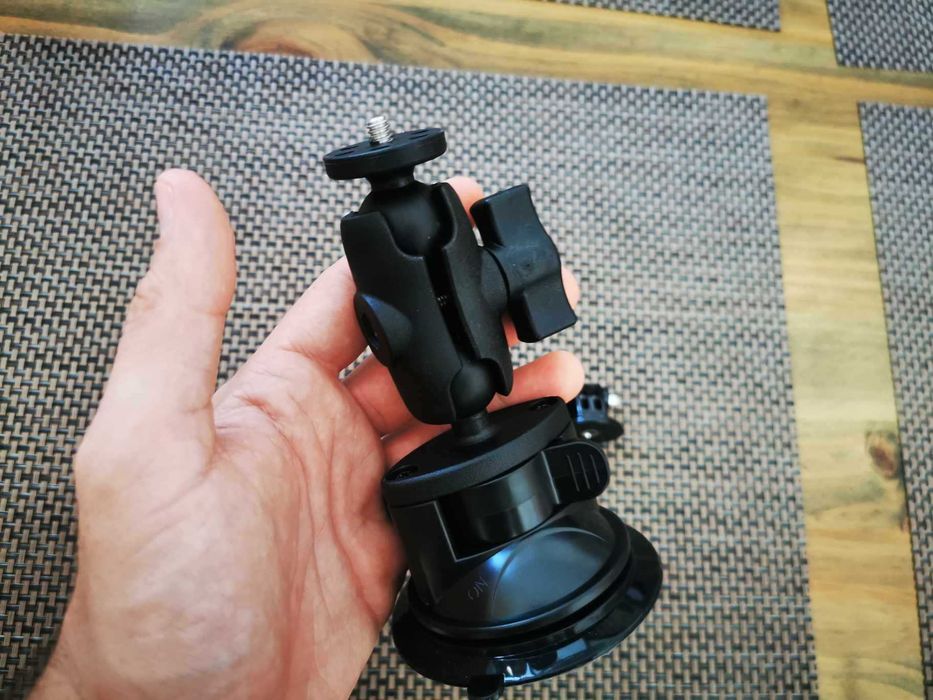 Ventuza auto moto noua Gopro / Insta / action cam / surub 1/4 filet
