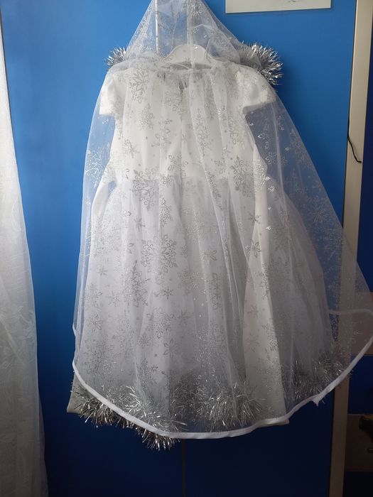 Продам платье новогоднее