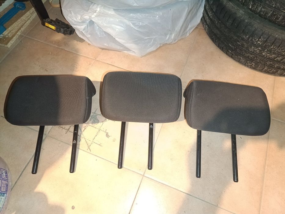 Vand tetiere spate Renault Megane 2 hatchback