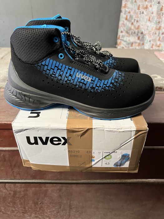 Vand bocanci protectie Uvex marimea 43