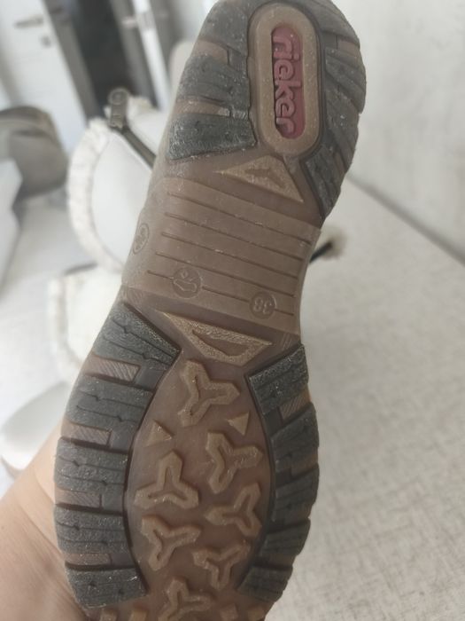Продам зимние ботинки Reiker