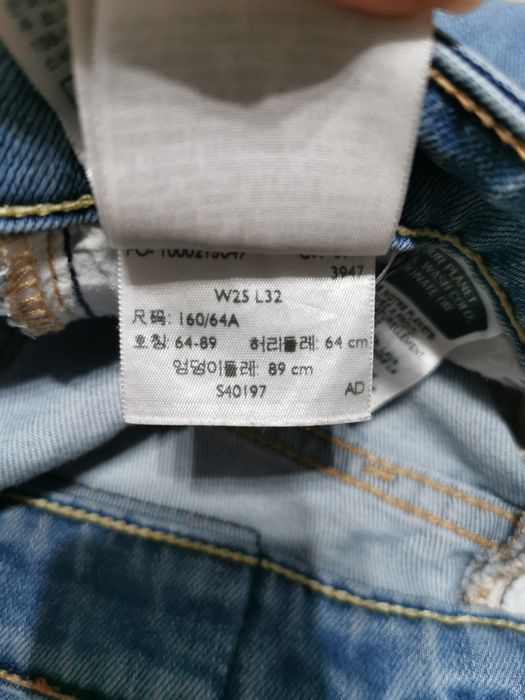 Blugi Levi's 711 marimea 25