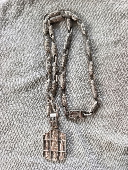 Продам цепь с иконой серебро.