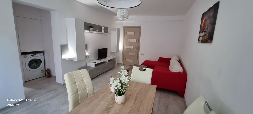 Inchiriere apartament 3 camere 7 noiembrie.For rent 2 bedrooms,1 living room,2 bathrooms apartment near UMFST