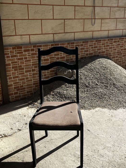 Стул 2000 тг (штука)