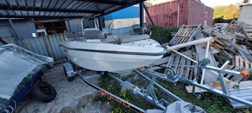 Нова стъклопластова лодка марка Karel 450cc