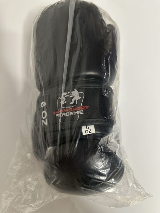 Manusi de box negre noi