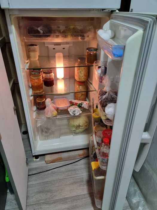 Холодильник большой, двухкамерный Daewoo electronics