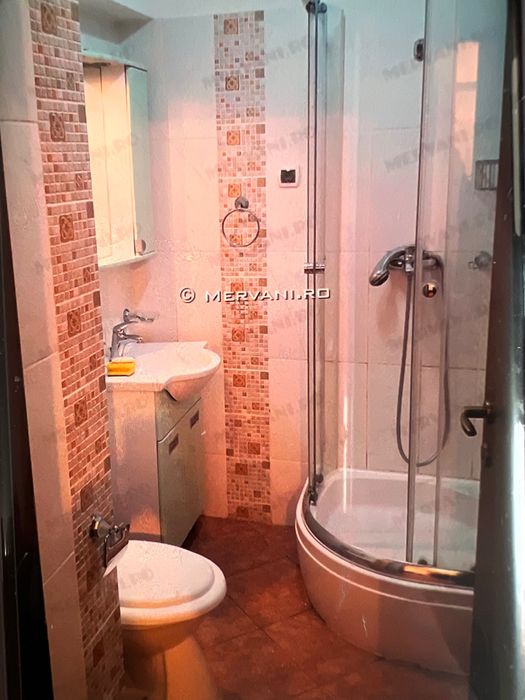 Sinaia. Garsoniera  de închiriat pe termen lung zona furnica.