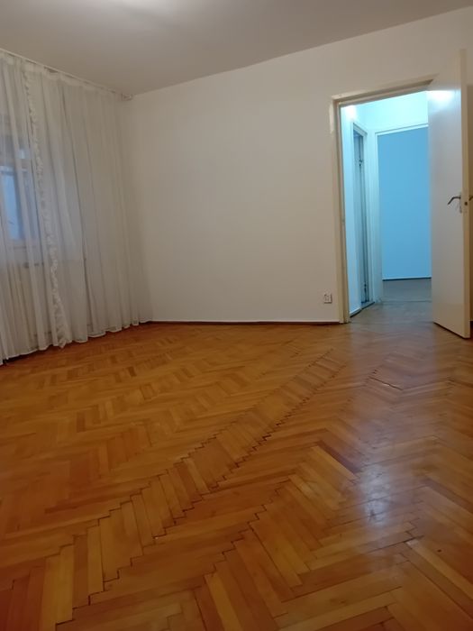 Proprietar vand apartament 2 camere